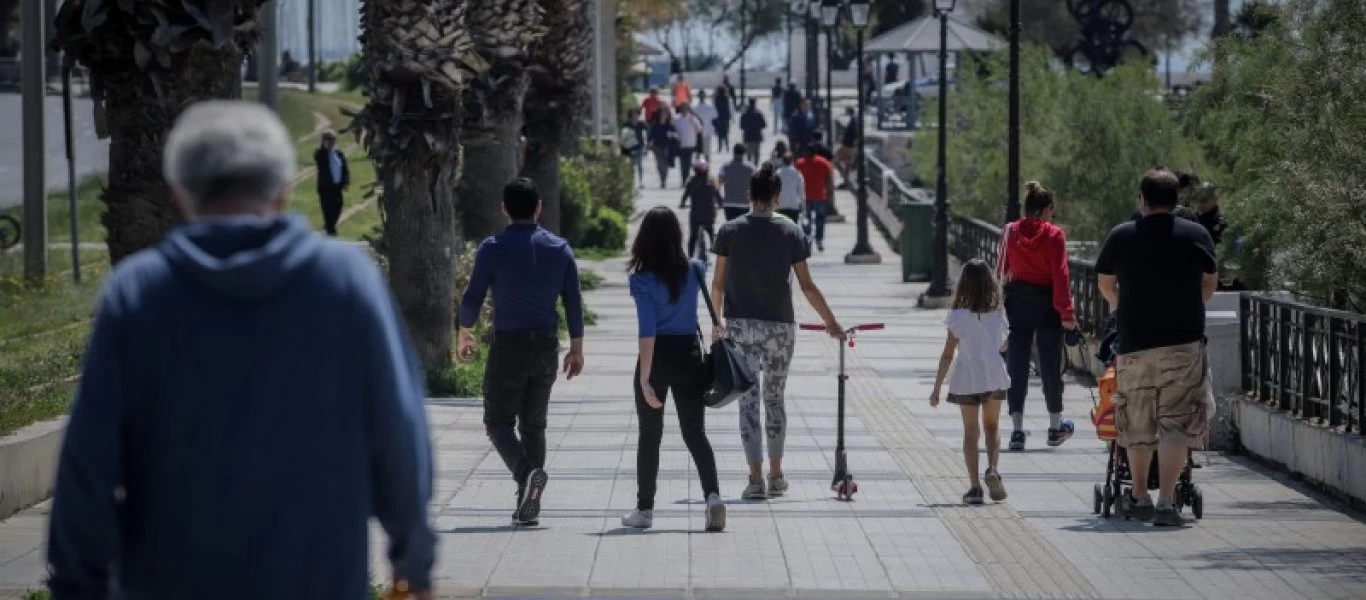 «Σφραγίζουν» την παραλία Φλοίσβου - Επιστρατεύτηκαν μέχρι και τα ΜΑΤ (φώτο)